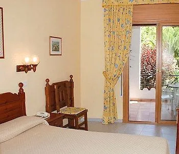Coral Hotel *